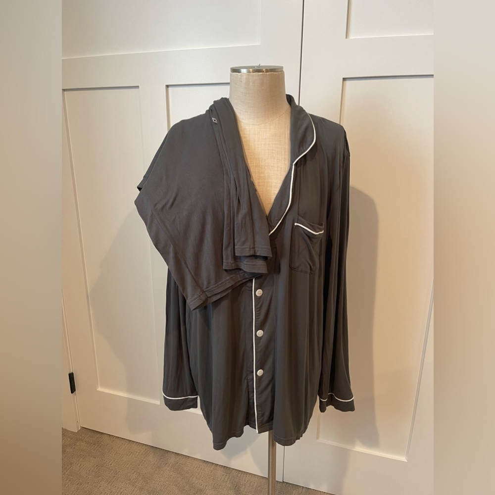 Women's Solid Long Sleeved Collared Pajama Set in Pewter with Natural